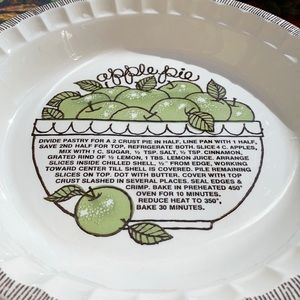 Royal China Jeanette Apple pie dish
